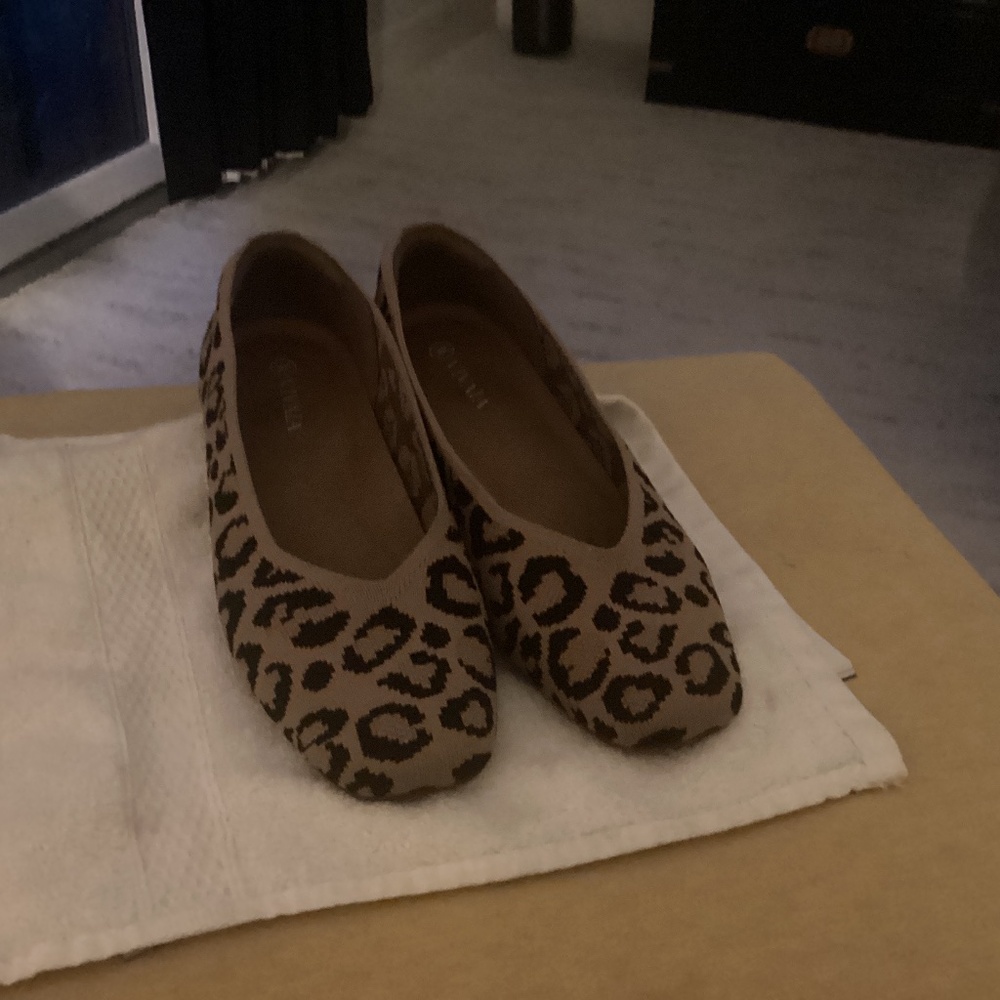 Repost - Vivaia square toe leopard print flat
